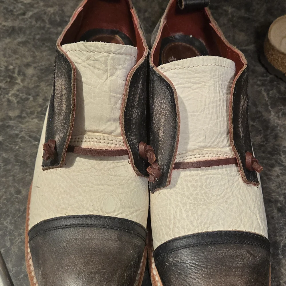 Men's Black and White Leather Shoes - Picture 3 of 9